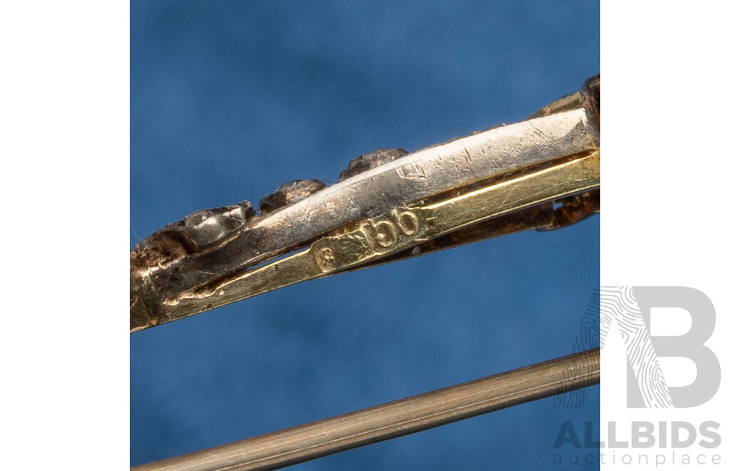 Vintage 9ct Yellow Gold and Sterling Silver Diamond and Sapphire Brooch - 2.68gms