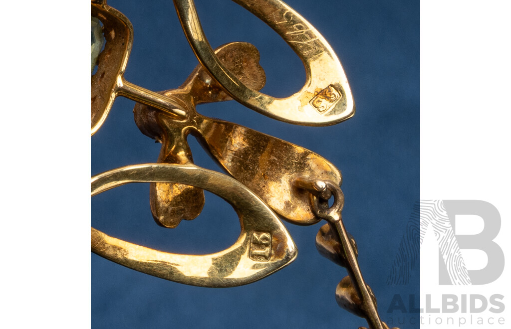 15ct Yellow Gold Vintage Pearl and Peridot Necklace - 13.55gms