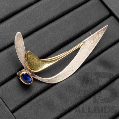 18ct Yellow Gold and 925 Sterling Silver 'Ingot' Brooch/Pendant with Oval Sapphire - 7.51gms