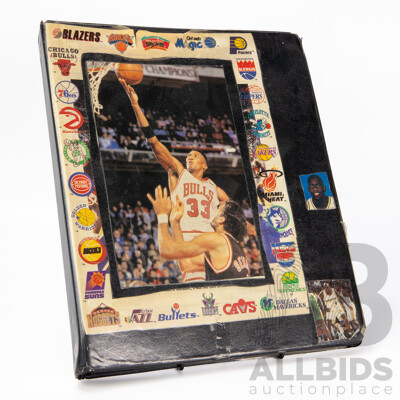 Folder of Vintage NBA Basketball Trading Cards