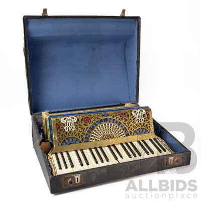 Vintage Cased Frontalini Piano Accordion