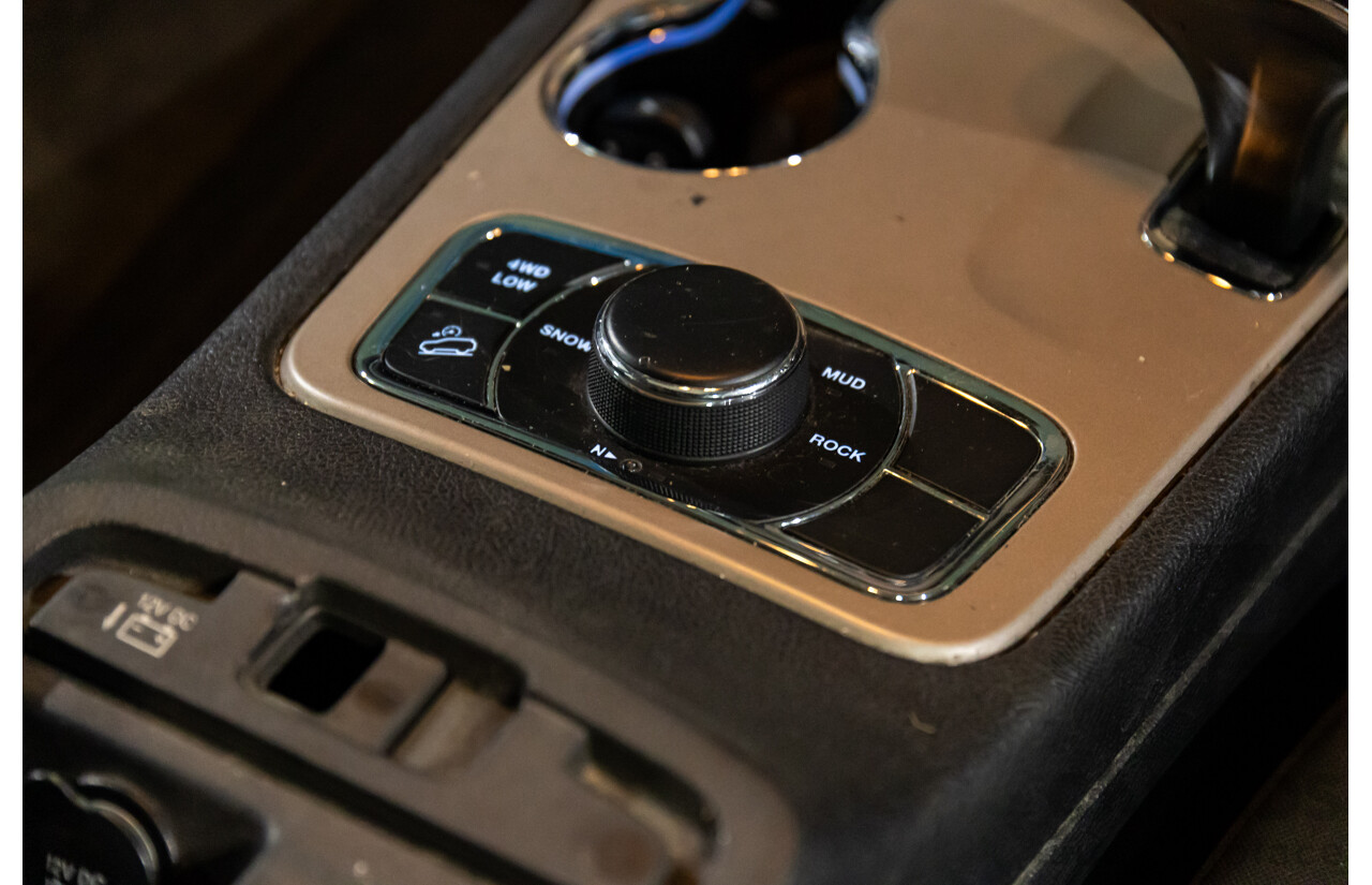 5/2014 Jeep Grand Cherokee Laredo (4x4) WK MY14 4d Wagon Billet Silver Metallic Turbo Diesel 3.0L