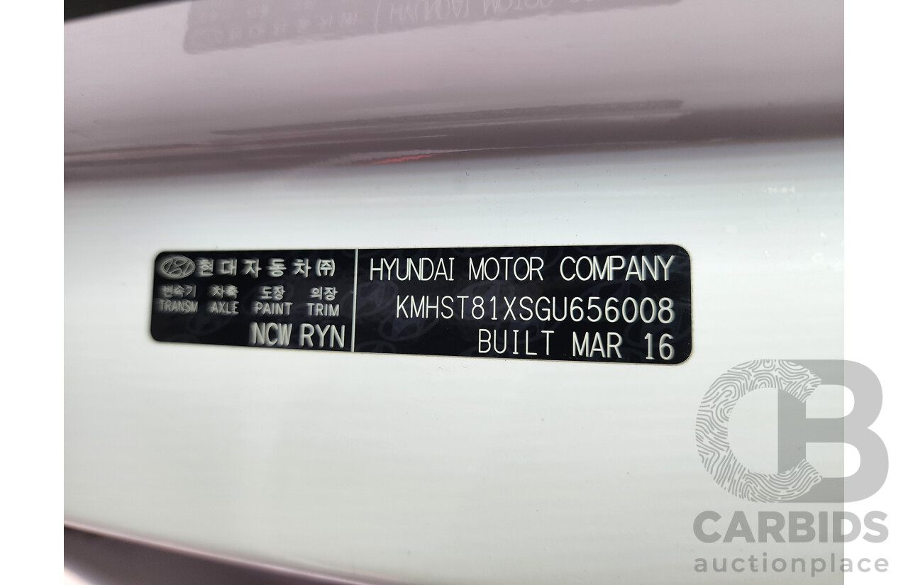 10/2016 Hyundai Santa Fe Active CRDi (4x4) DM SERIES II (DM3) 4d Wagon White 2.2L