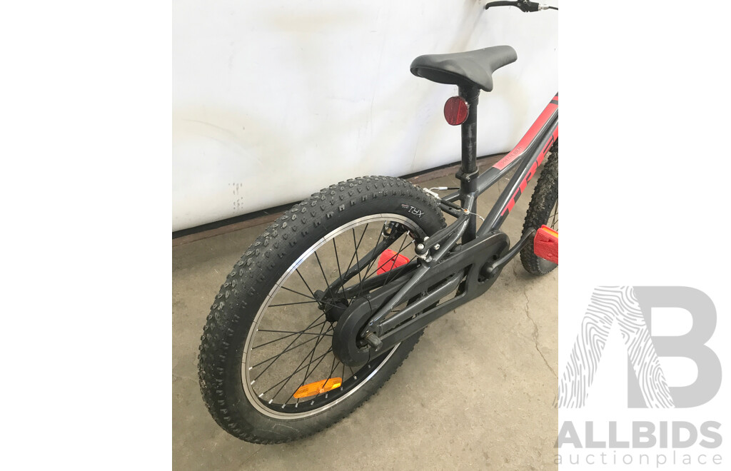 Trek Precaliber Single Speed Kids' Bike