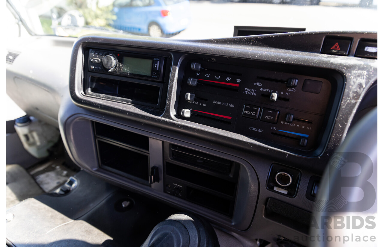 09/2008 Toyota Coaster Standard (LWB 4x2) XZB50R 07 Upgrade Bus White Turbo Diesel 4.0L - 21 Seater