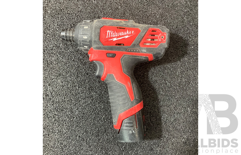 MILWAUKEE 12V Drill Driver (M12BD), FULLBOARD and Craftright  Bit Sets and STANLEY Tools - Lot of 10