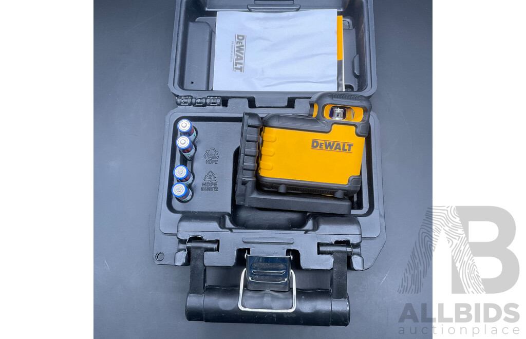 DeWalt Self-Leveling Cross Line Laser (DW03601CG-XJ)