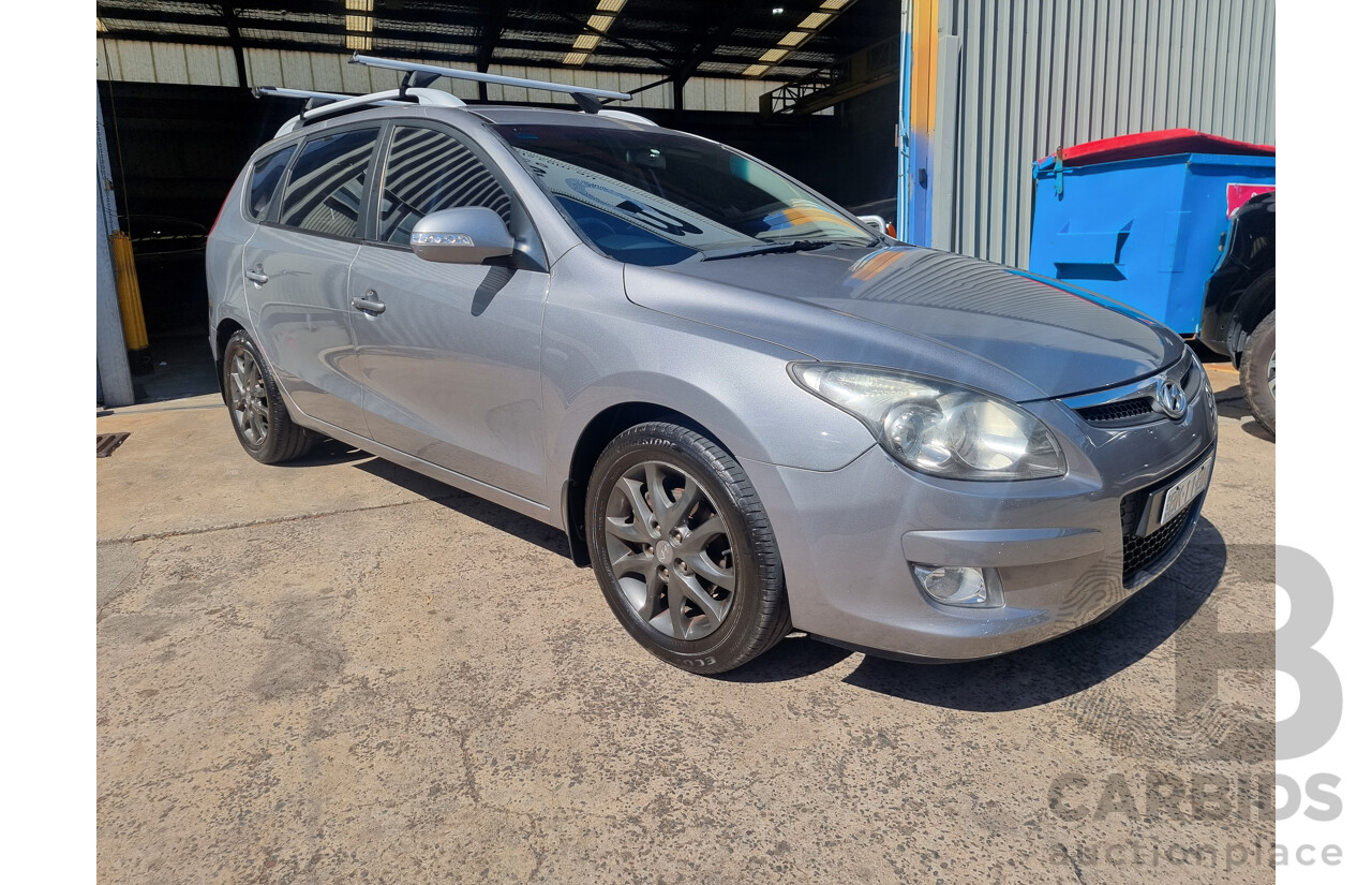 2/2011 Hyundai i30 SLX 1.6 CRDi FD MY11 4d Wagon Hyper Silver Metallic Turbo Diesel 1.6L