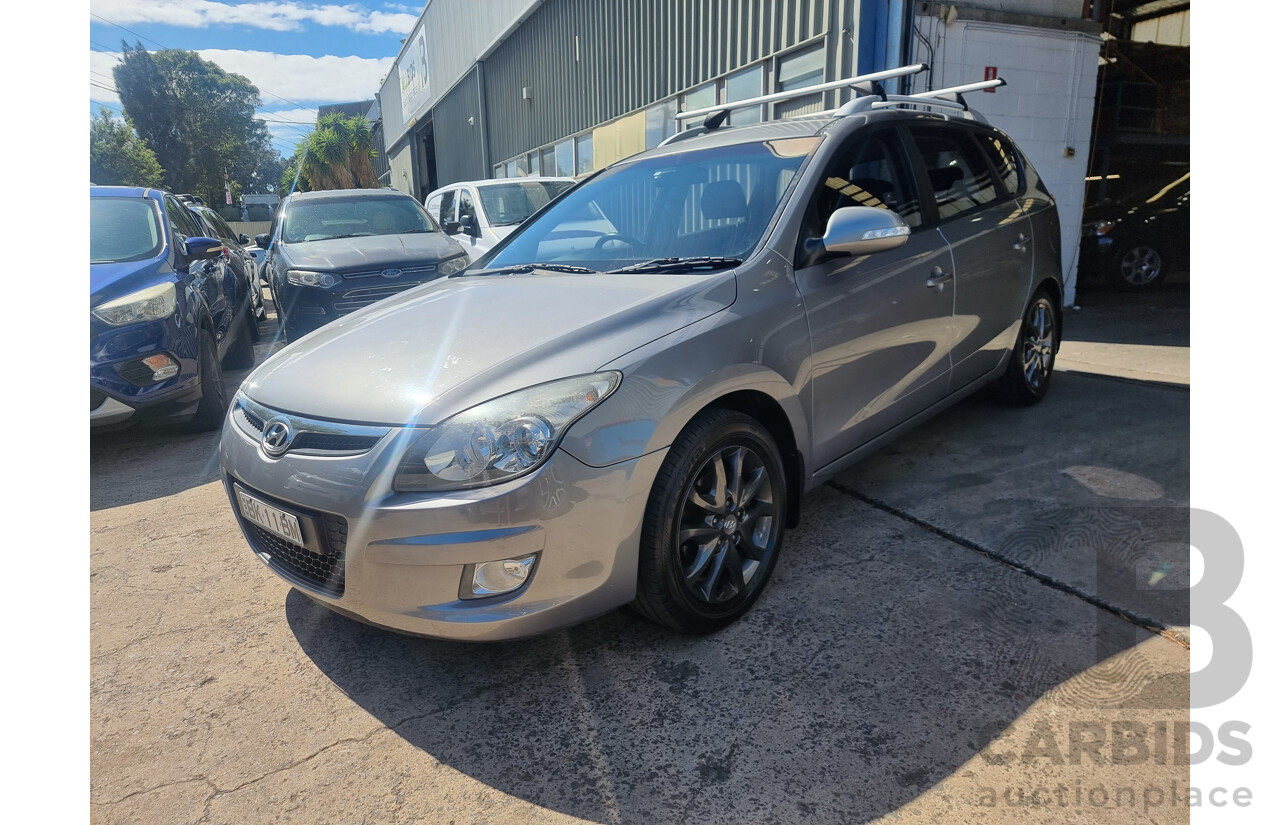 2/2011 Hyundai i30 SLX 1.6 CRDi FD MY11 4d Wagon Hyper Silver Metallic Turbo Diesel 1.6L