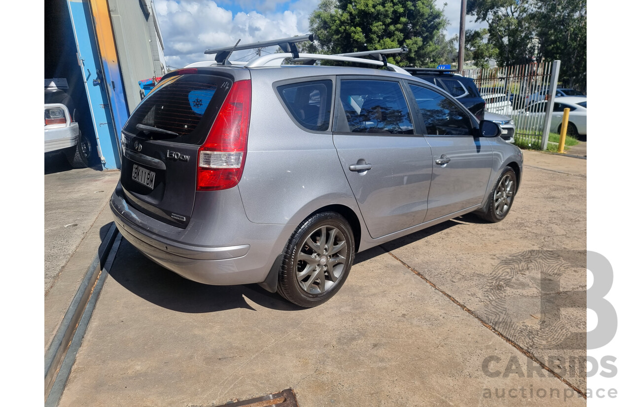 2/2011 Hyundai i30 SLX 1.6 CRDi FD MY11 4d Wagon Hyper Silver Metallic Turbo Diesel 1.6L