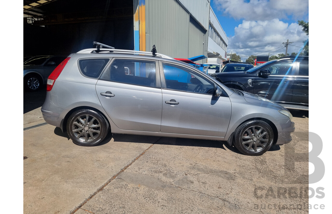 2/2011 Hyundai i30 SLX 1.6 CRDi FD MY11 4d Wagon Hyper Silver Metallic Turbo Diesel 1.6L