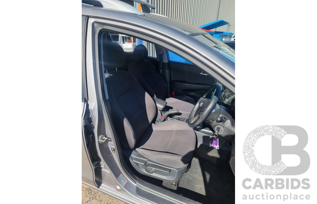 2/2011 Hyundai i30 SLX 1.6 CRDi FD MY11 4d Wagon Hyper Silver Metallic Turbo Diesel 1.6L