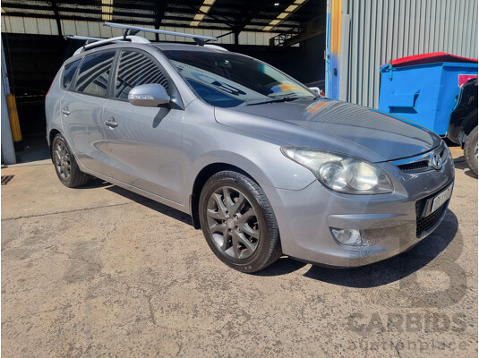 2/2011 Hyundai i30 SLX 1.6 CRDi FD MY11 4d Wagon Hyper Silver Metallic Turbo Diesel 1.6L