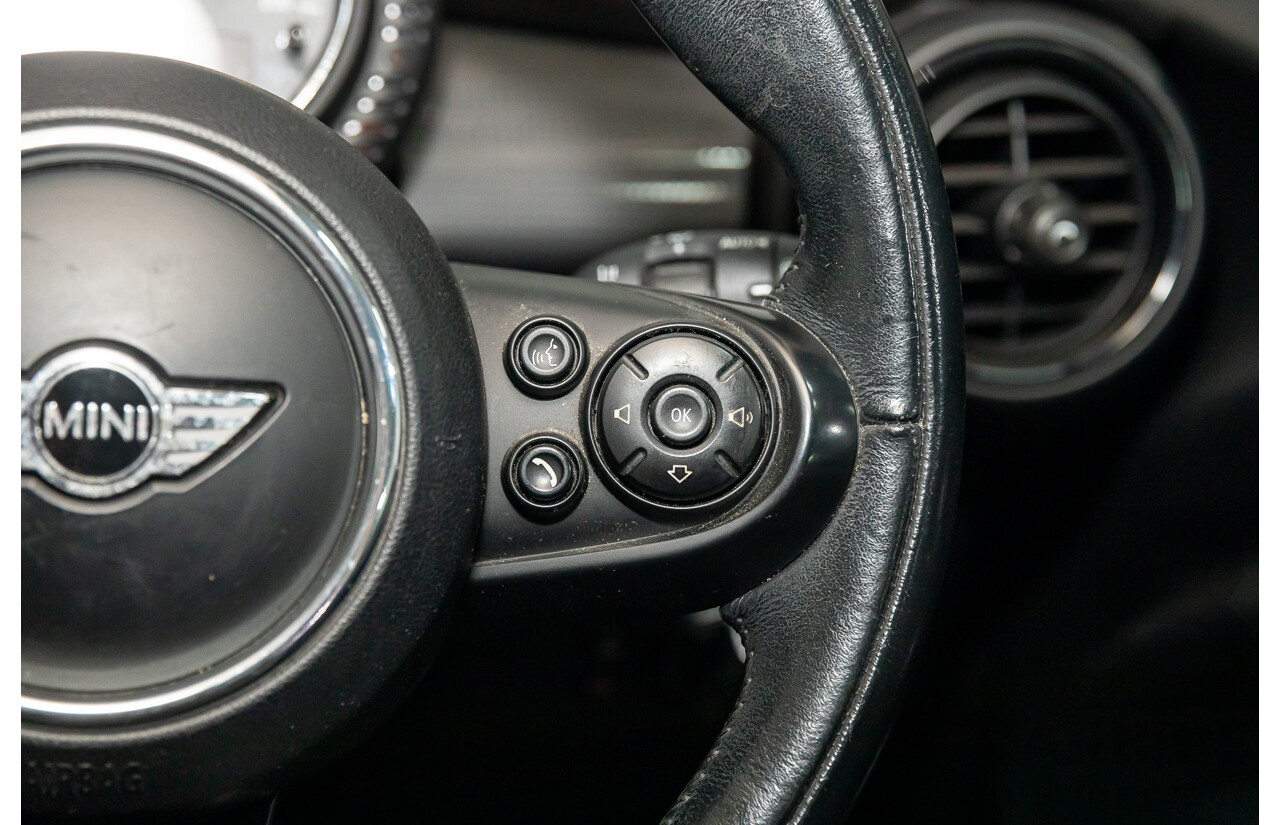 06/2016 Mini Cooper 3d Hatch (FWD) F56 3d Hatchback Blazing Red Metallic/White Roof Turbo 1.5L