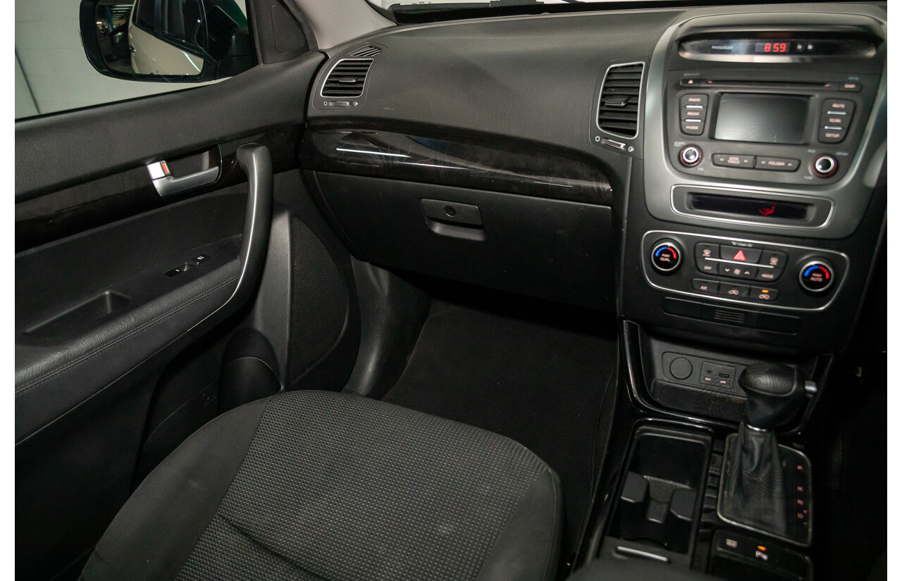 11/2014 Kia Sorento Si (4x2) XM MY14 4d Wagon Clear White V6 3.5L - 7 Seater