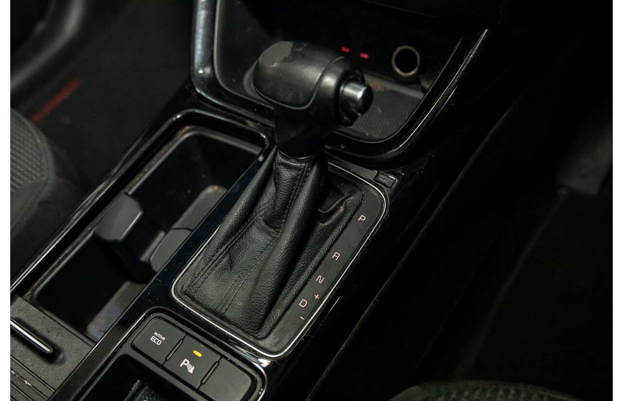 11/2014 Kia Sorento Si (4x2) XM MY14 4d Wagon Clear White V6 3.5L - 7 Seater