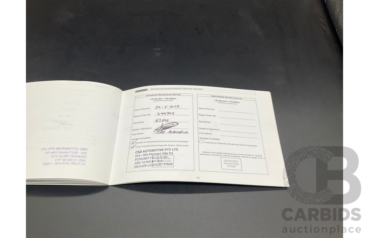 01/2015 Hyundai Santa Fe Elite CRDi (AWD) DM MY15 4D Wagon Titanium Silver Turbo Diesel 2.2L - 7 Seats