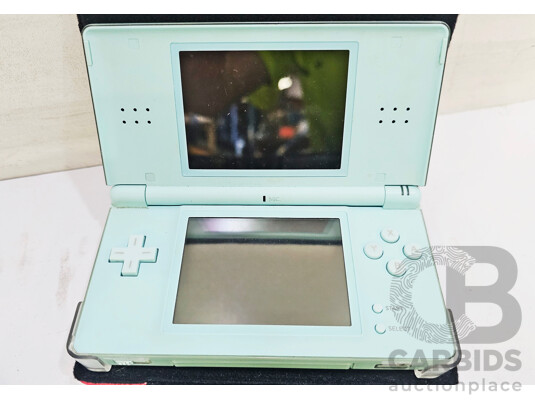 Nintendo DS Lite Hand Held Console W/ Games