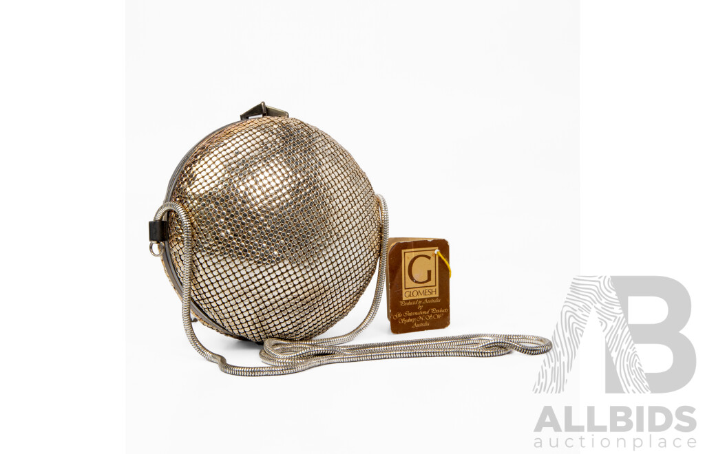 Vintage Glomesh Silver Tone Mesh Hard Shell Evening Purse