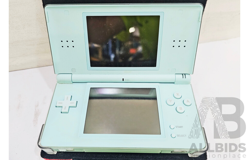 Nintendo DS Lite Hand Held Console W/ Games