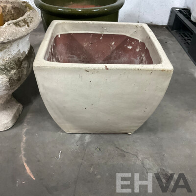 Garden Round Table and Assorted Pots