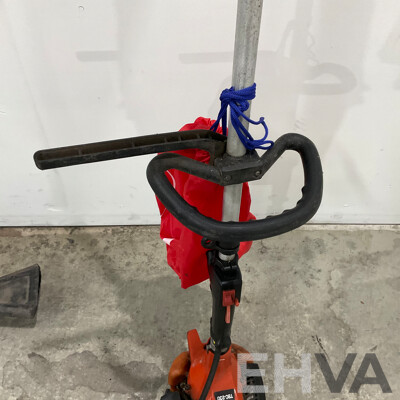 Dolmar PB-250 Blower & Tanaka TBC-230 Whipper Snipper - Lot of 2