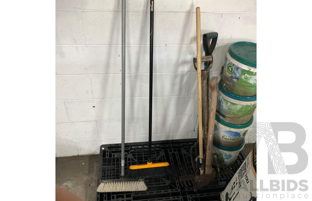 Two Karcher & One Gerni Pressure Washer & Assorted Gardening Equipment and Tools