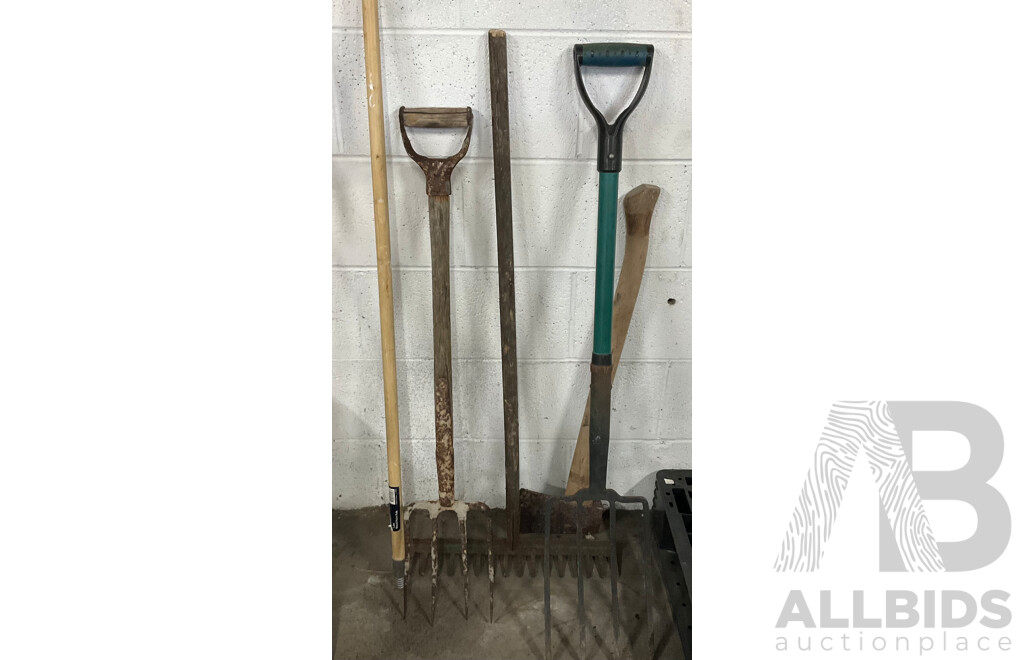 Two Karcher & One Gerni Pressure Washer & Assorted Gardening Equipment and Tools