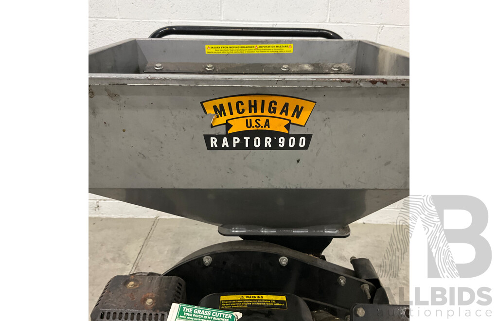 Michigan Raptor 900 Petrol Commercial Wood Chipper