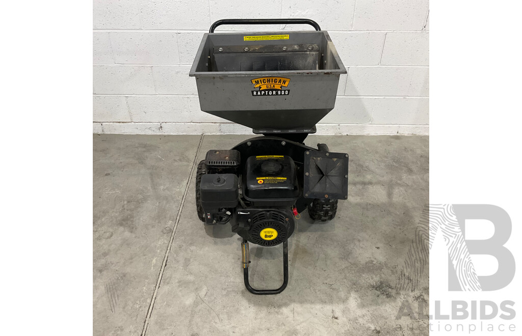 Michigan Raptor 900 Petrol Commercial Wood Chipper