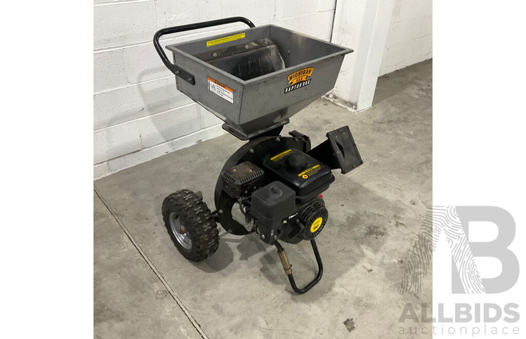 Michigan Raptor 900 Petrol Commercial Wood Chipper
