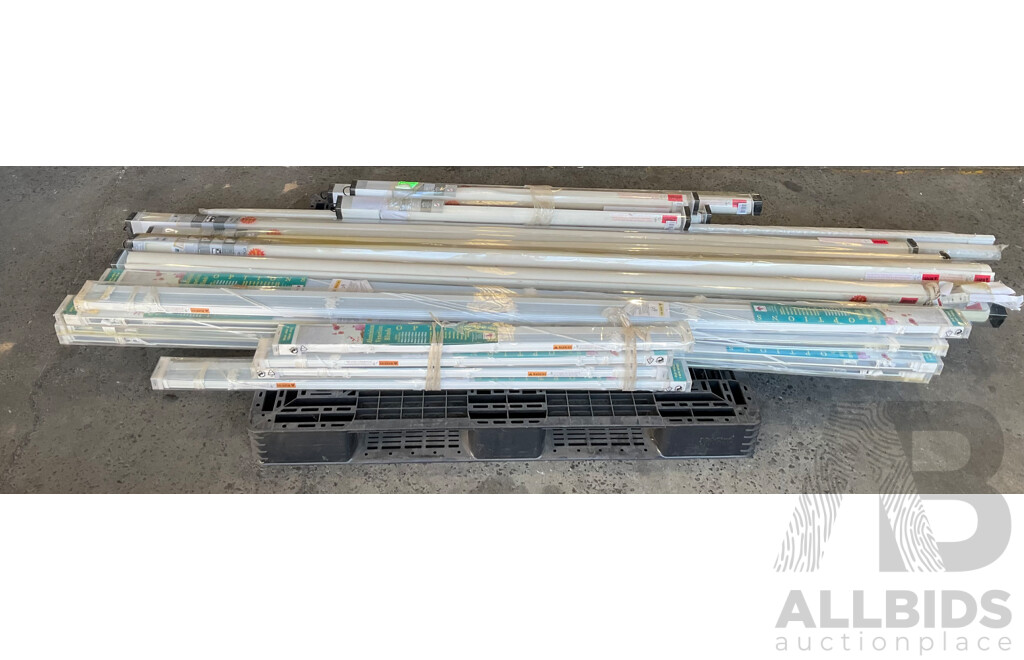 Assorted Aluminium Venetian Blinds & Blockout Holland Blind