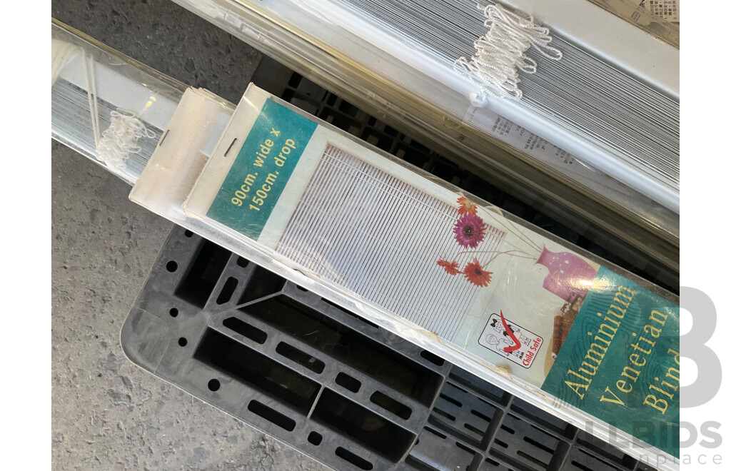 Assorted Aluminium Venetian Blinds & Blockout Holland Blind