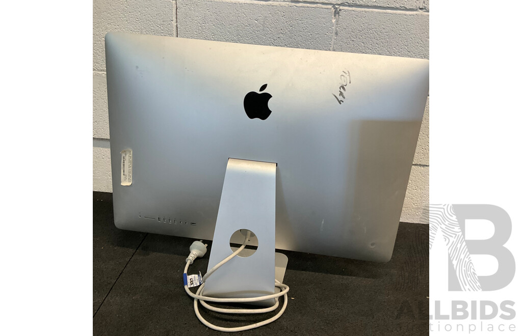 Assorted Apple IMac Desktop Computers, Imac Mini and Keyboard - Lot of 4