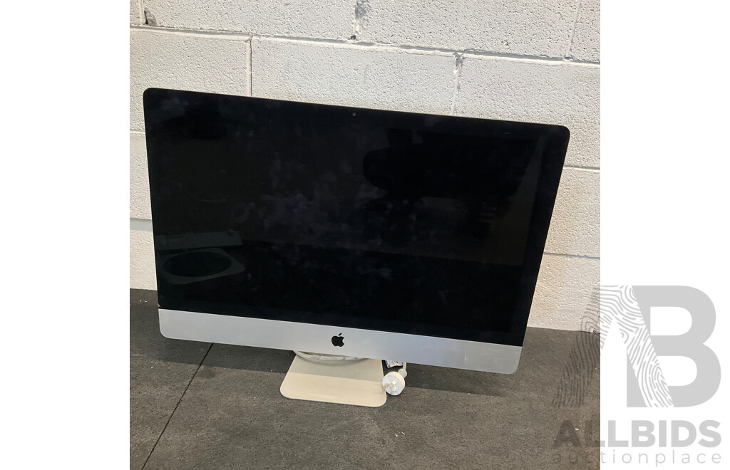 Assorted Apple IMac Desktop Computers, Imac Mini and Keyboard - Lot of 4