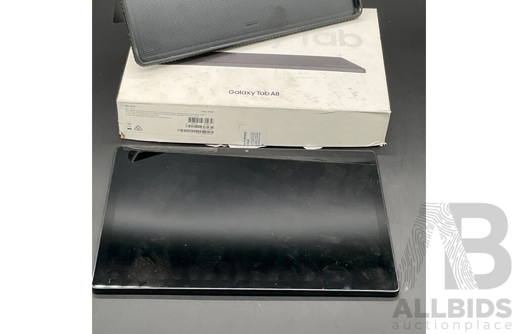 SAMSUNG GalaxyTab A8 Tablet 64GB and Case