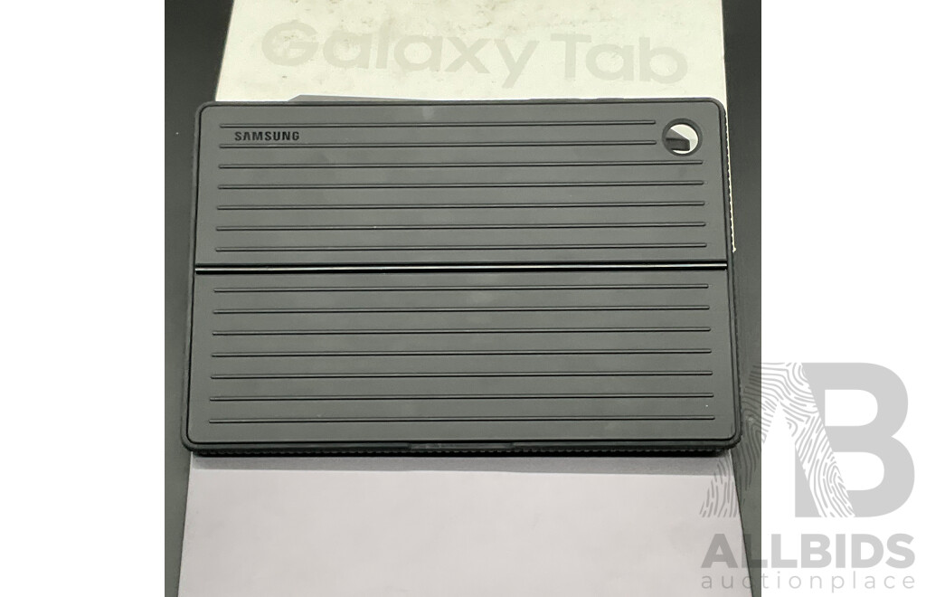 SAMSUNG GalaxyTab A8 Tablet 64GB and Case