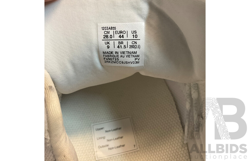 ASICS GEL-Quantum 360 White/Pink (Size 28cm) and Assorted Shoe Cleaning Items