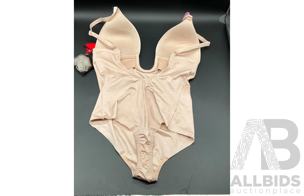 Spanx Low-Back Plunge Thong Bodysuit - Champagn Size M - ORP $269.95