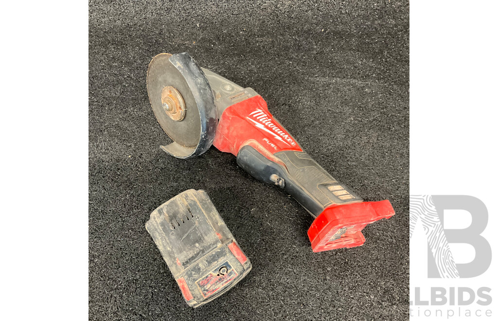MILWAUKEE 18V Angle Grinder (CAG125XPD) with 5.0Ah Battery