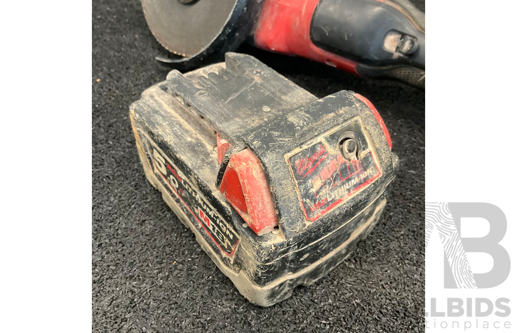 MILWAUKEE 18V Angle Grinder (CAG125XPD) with 5.0Ah Battery