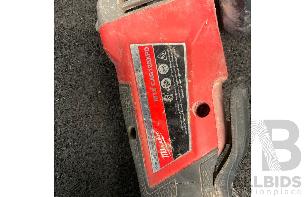 MILWAUKEE 18V Angle Grinder (CAG125XPD) with 5.0Ah Battery
