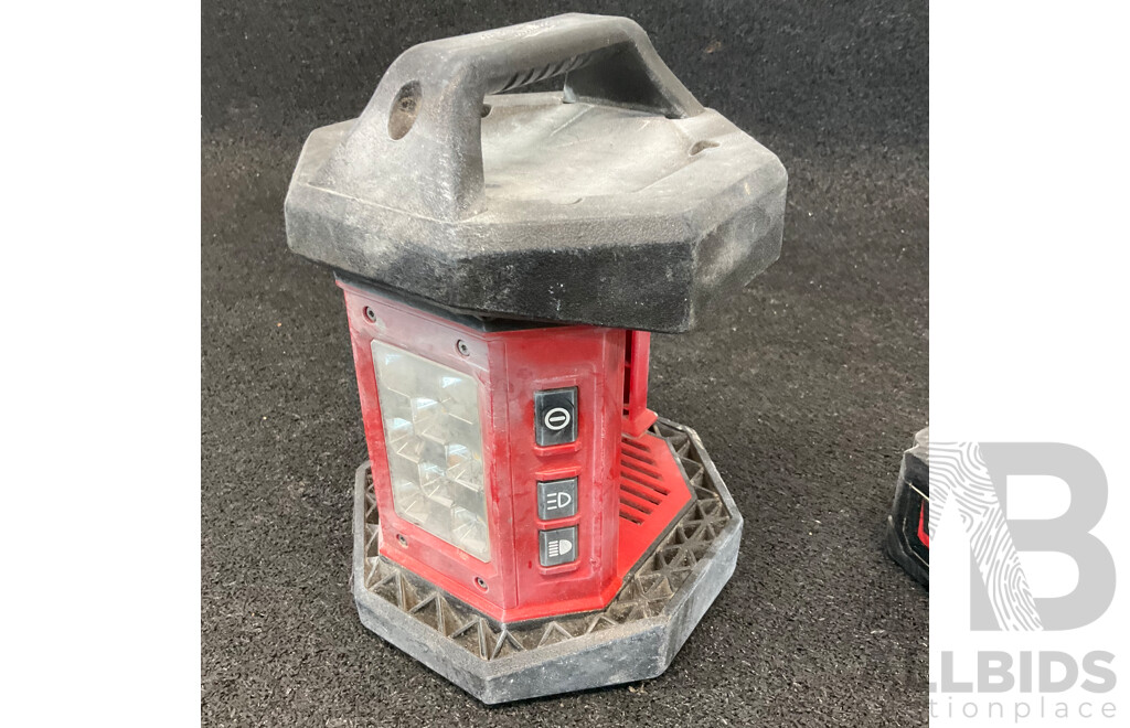 MILWAUKEE 18V LED Area Light (M18 AL) with 6.0Ah Battery