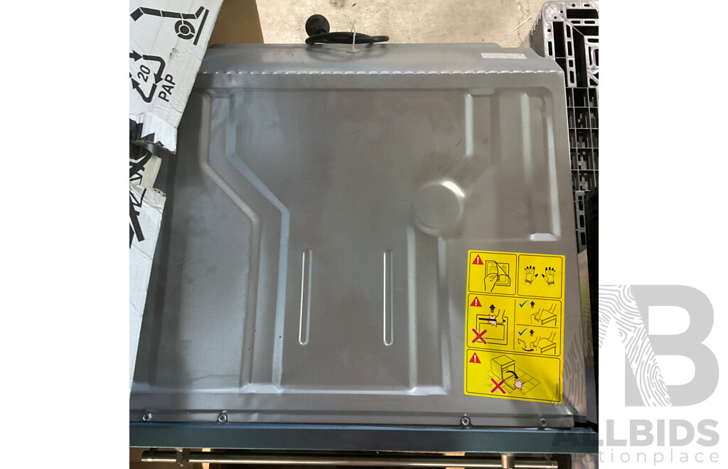 SMEG 60cm Built-in Oven (SFA6500TVX)