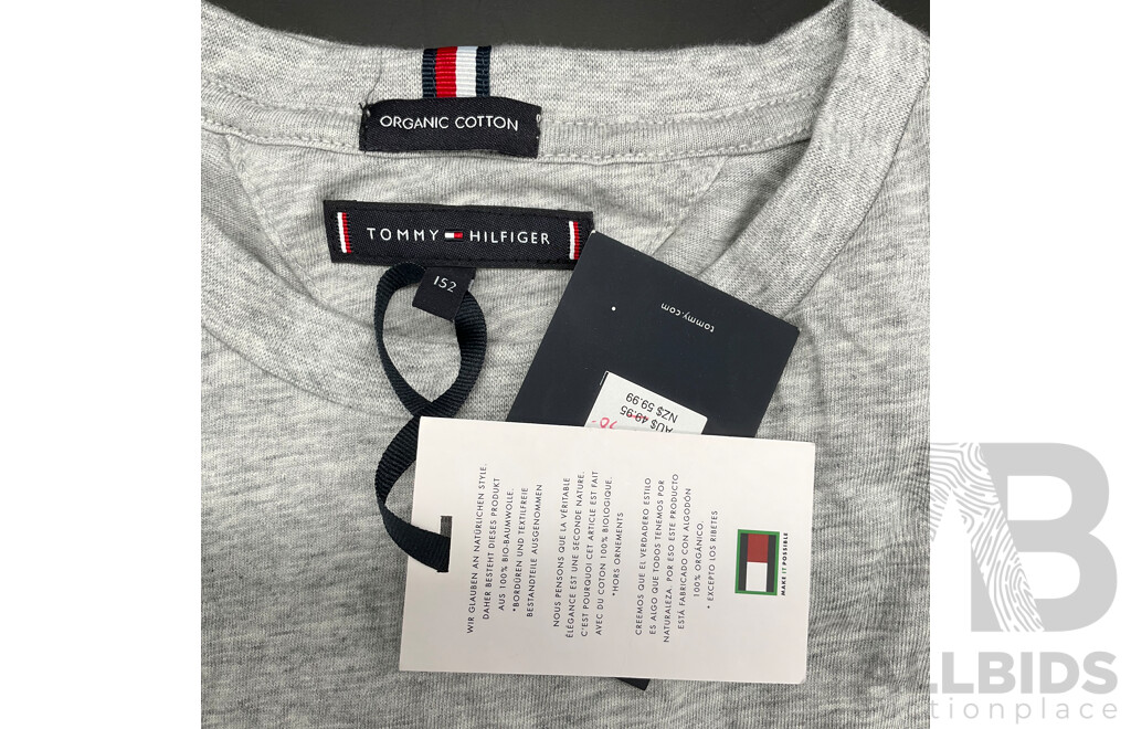 TOMMY HILFIGER T-Shirt (Youth 152) and  HUGO BOSS Sweatshirt (Youth 16) - Lot of 2