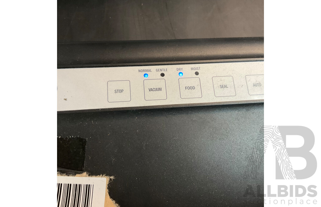 Anko Handheld Spot Cleaner & LAICA Vacuum Sealer