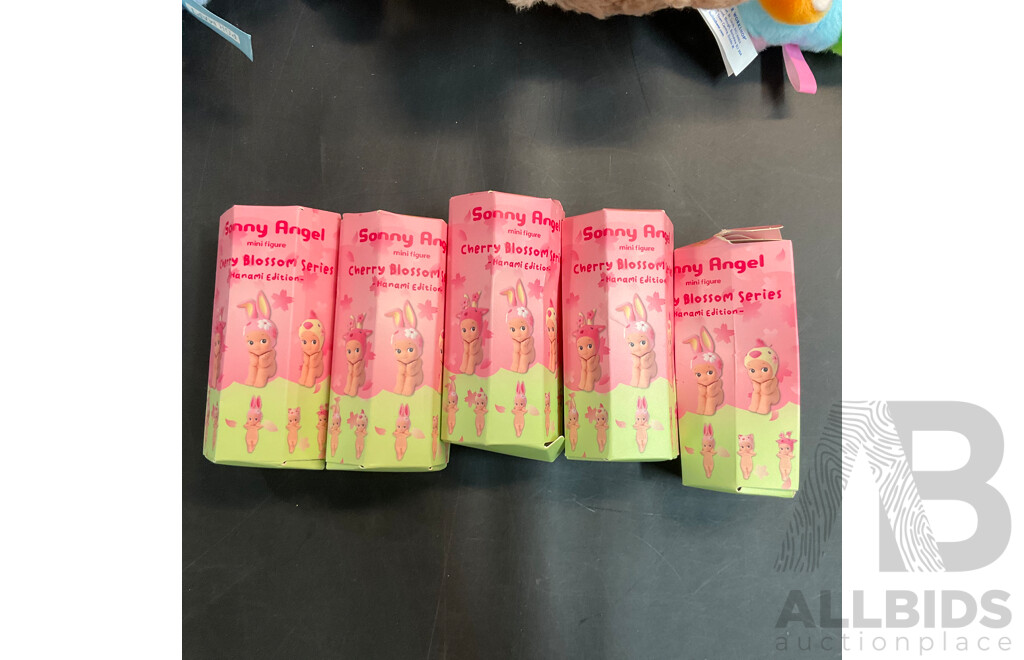 Assorted Household Items Include 76ers Legends Alphabet Book, Oppo R7s Phone Case, Toys and More