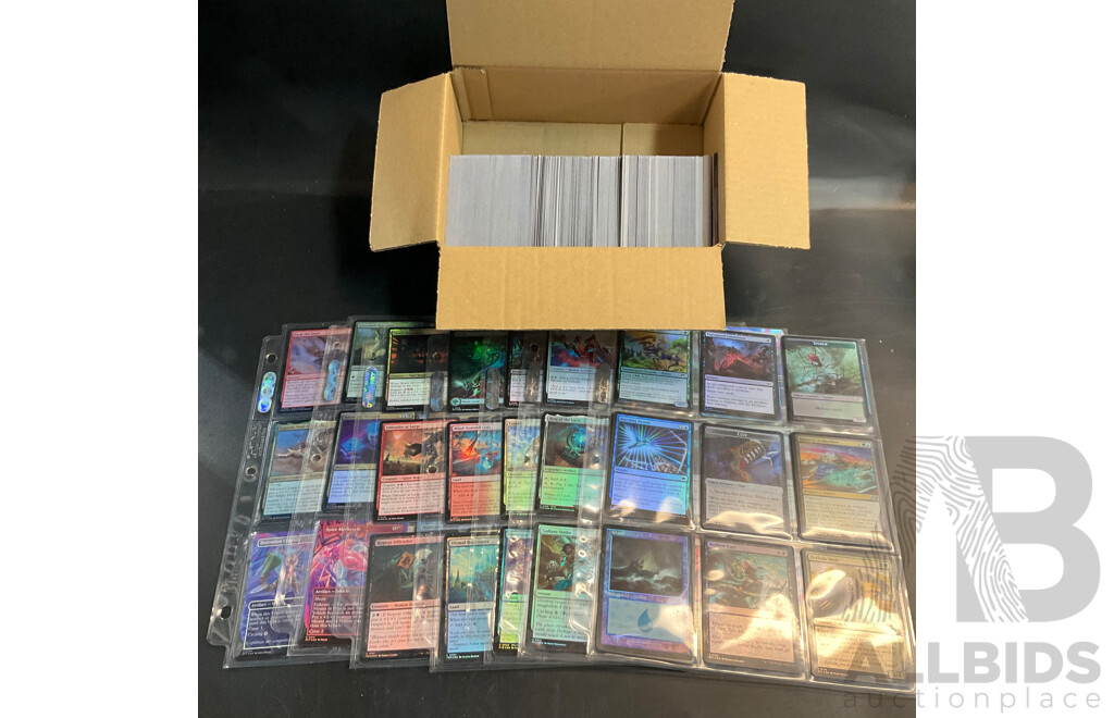 Magic: the Gathering Over 120 Foil Cards with 700 Loose Trading Cards