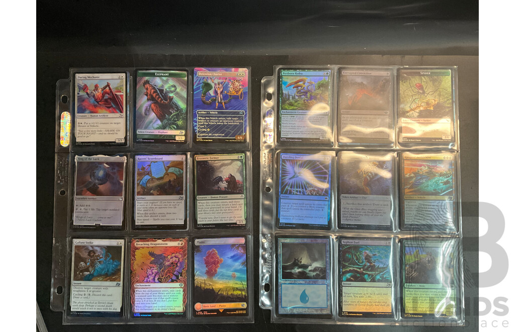 Magic: the Gathering Over 120 Foil Cards with 700 Loose Trading Cards