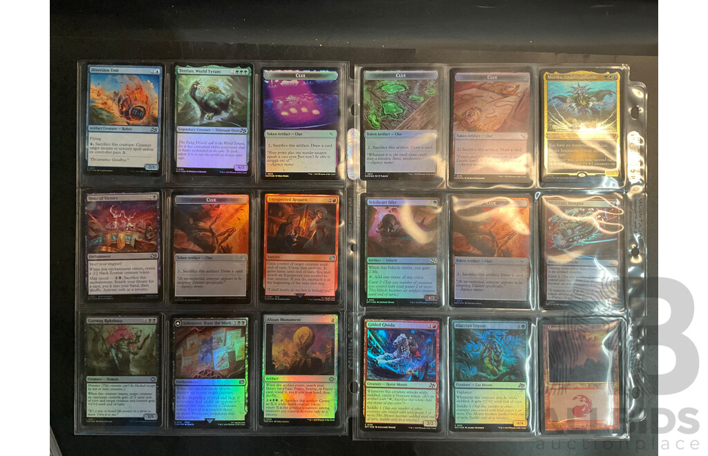 Magic: the Gathering Over 120 Foil Cards with 700 Loose Trading Cards